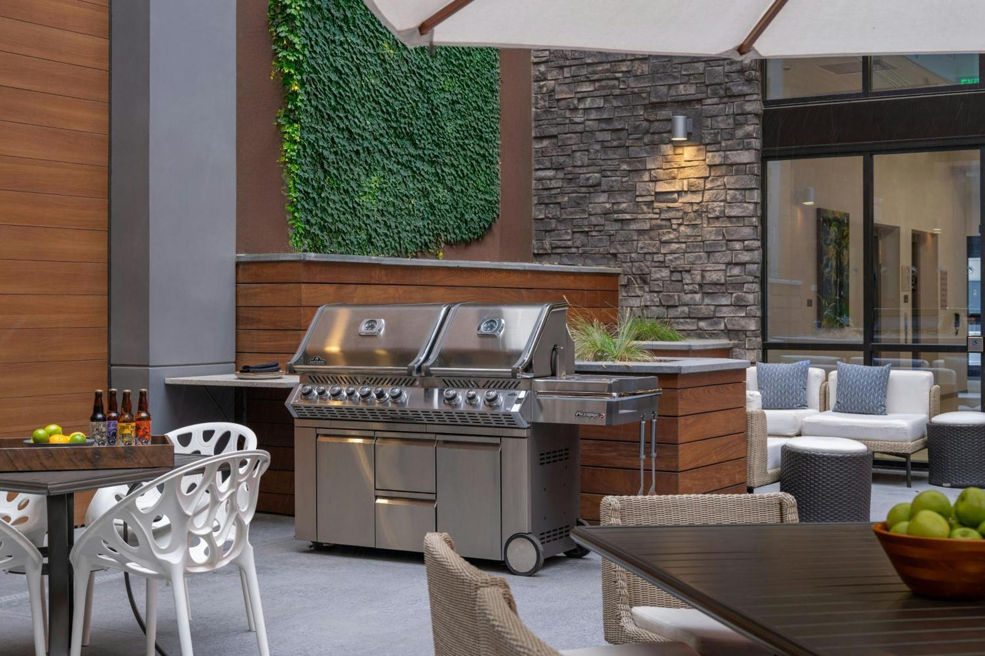 Springhill Suites By Marriott Colorado Springs Downtown Ngoại thất bức ảnh